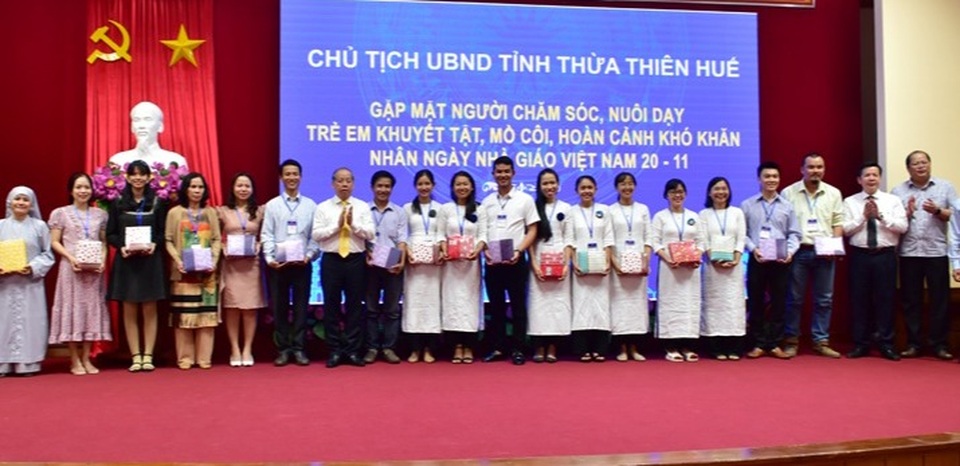 Tri ân những người nuôi dạy trẻ em khuyết tật, mồ côi, hoàn cảnh khó khăn - 5 Tri ân những người nuôi dạy trẻ em khuyết tật, mồ côi, hoàn cảnh khó khăn - 5