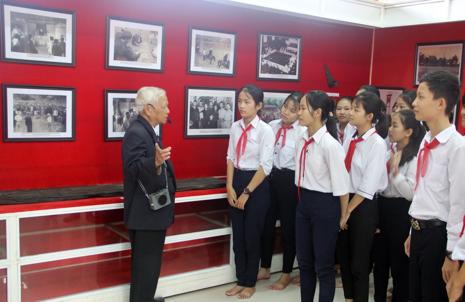 Ký ức về lá cờ của Đảng trong chiến thắng Đồng khởi Hòa Thịnh - 5 Ký ức về lá cờ của Đảng trong chiến thắng Đồng khởi Hòa Thịnh - 5