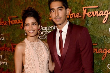 Cặp “sao” phim “Triệu phú ổ chuột” sánh đôi dự tiệc