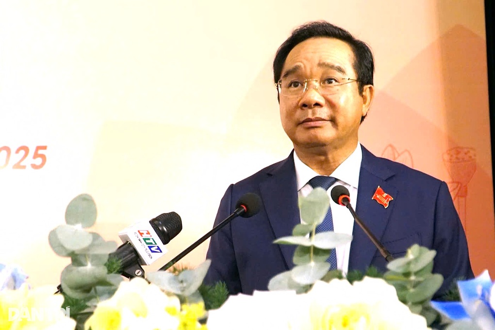 Đại hội đầu tiên của Đảng bộ UBND TPHCM đánh dấu giai đoạn phát triển mới - 3 Đại hội đầu tiên của Đảng bộ UBND TPHCM đánh dấu giai đoạn phát triển mới - 3