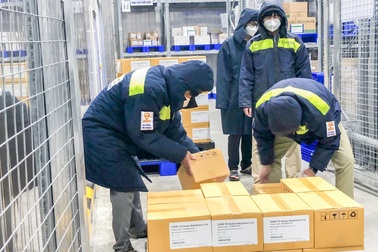 Việt Nam tiếp nhận thêm hơn 2 triệu liều vắc xin Covid-19 của AstraZeneca