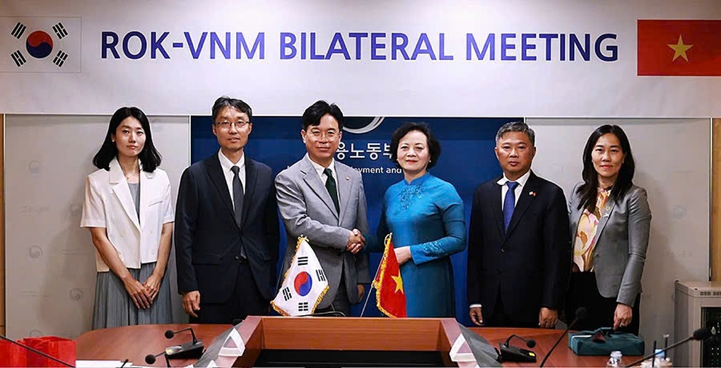 Bộ trưởng Bộ Nội vụ hội đàm về hợp tác lao động với Bộ trưởng Hàn Quốc - 3