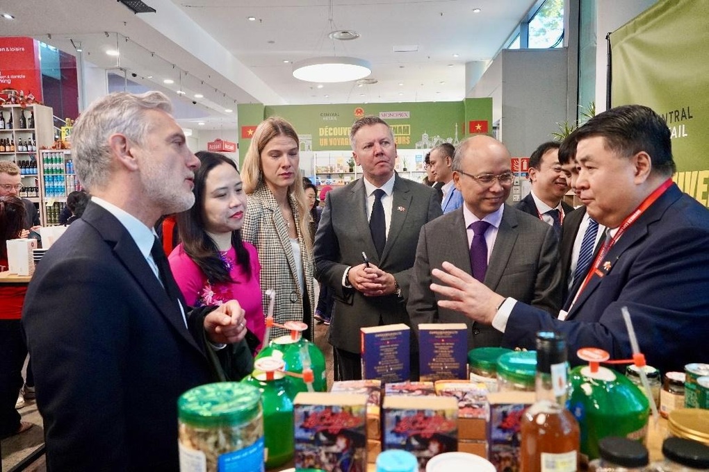 Central Retail chung tay nâng tầm hàng Việt - 4 Central Retail chung tay nâng tầm hàng Việt - 4