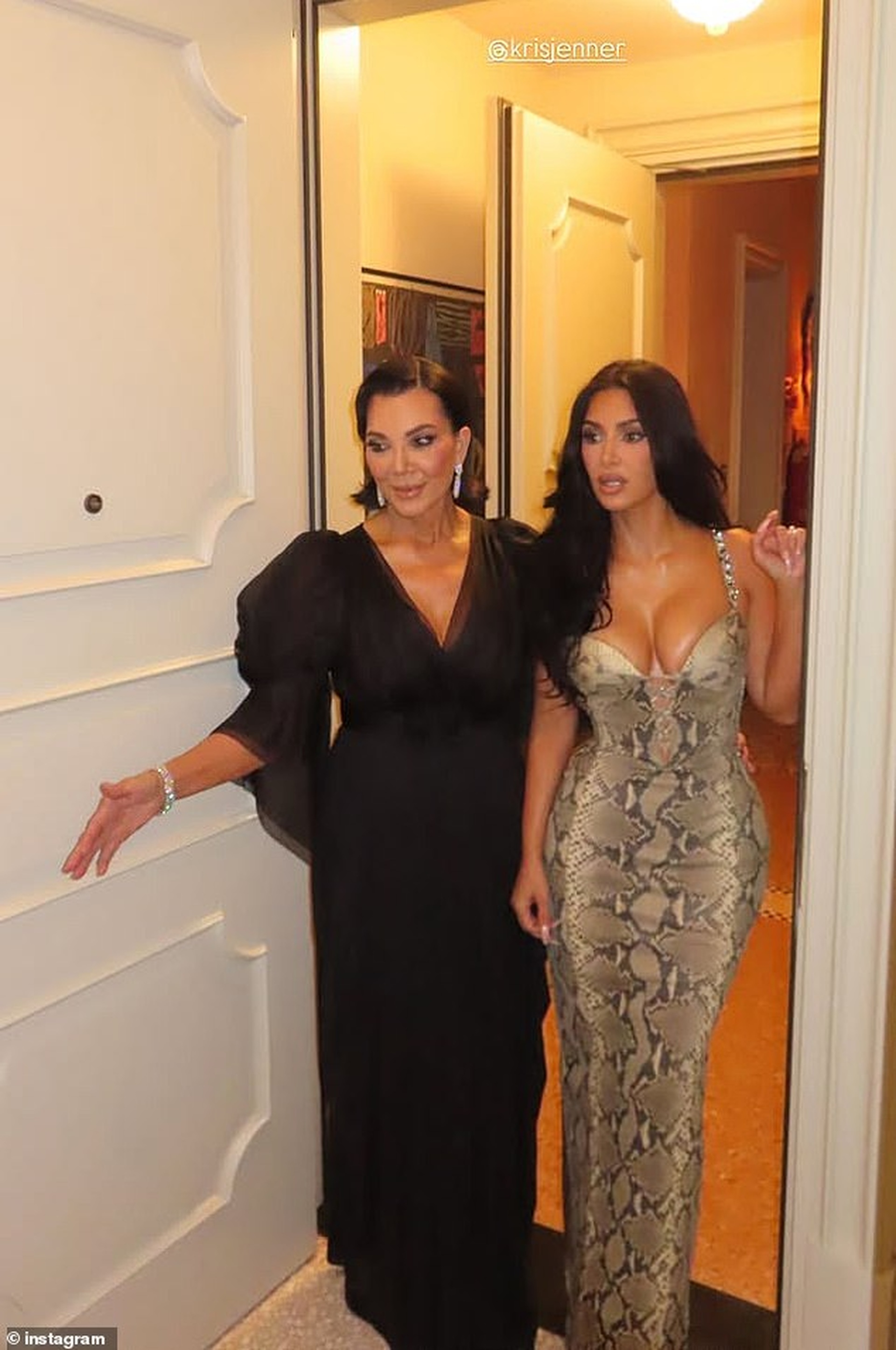 Kim Kardashian và dàn sao hào hứng dự đám cưới tỷ phú Jeff Bezos - 4 Kim Kardashian và dàn sao hào hứng dự đám cưới tỷ phú Jeff Bezos - 4
