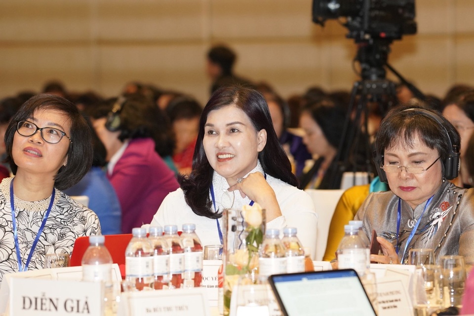 Hội nghị thượng đỉnh doanh nhân nữ ASEAN và các nữ tướng Việt - 2 Hội nghị thượng đỉnh doanh nhân nữ ASEAN và các nữ tướng Việt - 2