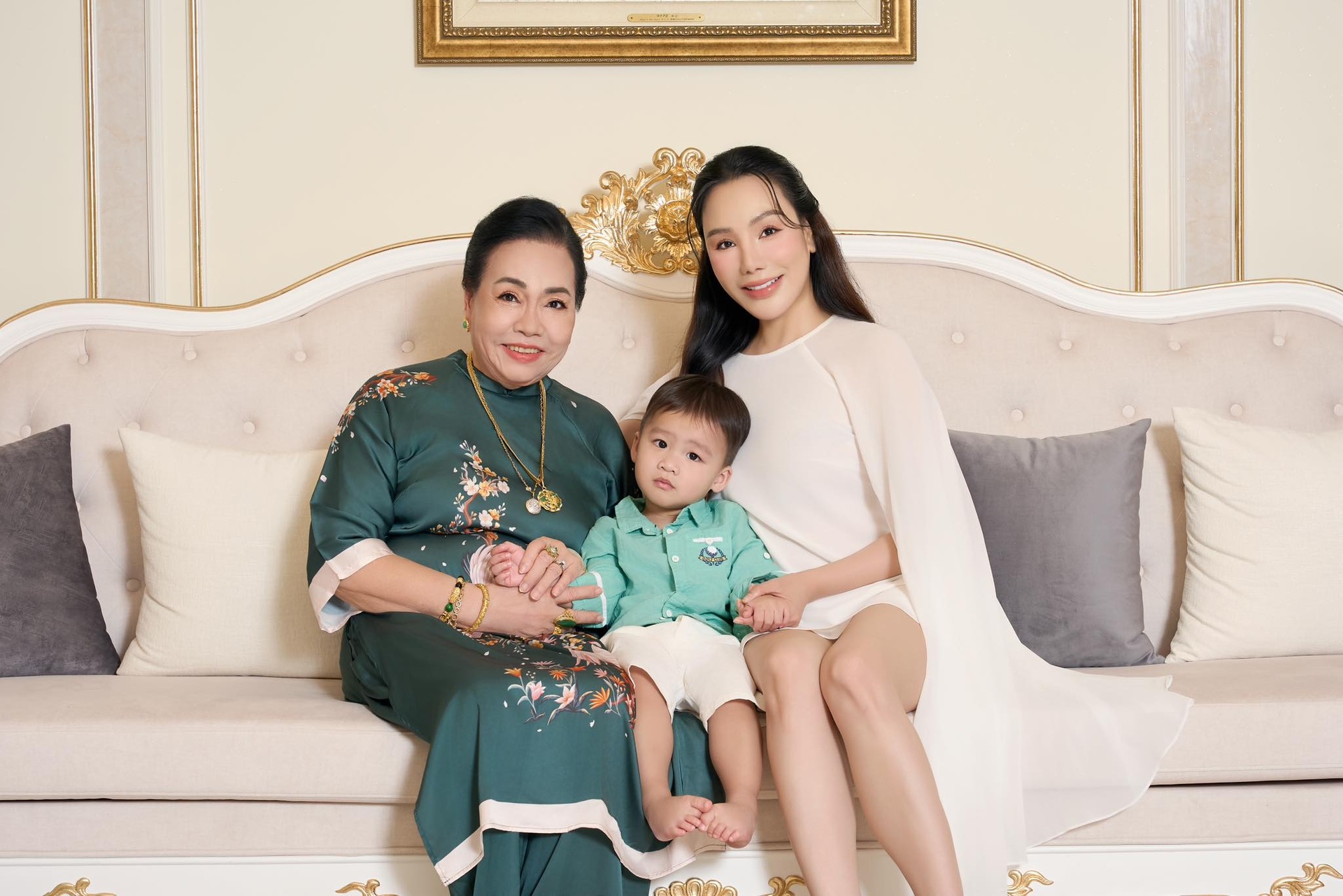 Hồ Quỳnh Hương sau cưới: Hay khoe ông xã, nói về mối quan hệ với nhà chồng - 4 Hồ Quỳnh Hương sau cưới: Hay khoe ông xã, nói về mối quan hệ với nhà chồng - 4