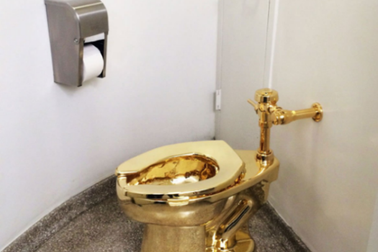 Bảo tàng Mỹ lắp bồn cầu bằng vàng ròng cho khách
