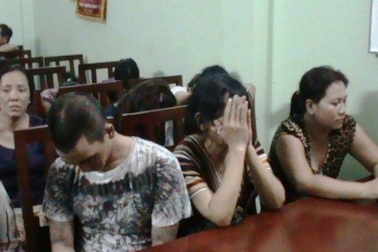 Phá sòng bạc quý bà, tạm giữ 27 người