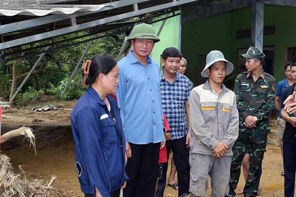 Làng Nủ sau bão: Từ nước mắt tang thương đến nụ cười hồi sinh - 7 Làng Nủ sau bão: Từ nước mắt tang thương đến nụ cười hồi sinh - 7