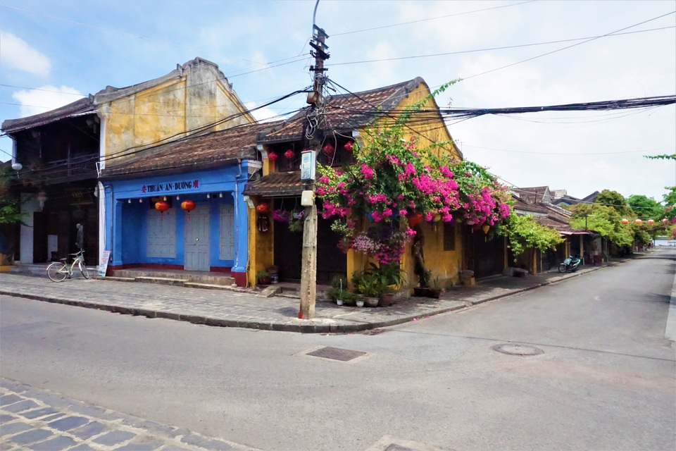 Ám ảnh Covid-19, phố cổ Hội An vắng lặng như tờ - 3 Ám ảnh Covid-19, phố cổ Hội An vắng lặng như tờ - 3