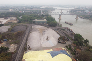 Kiểm tra, xử nghiêm việc tập kết hàng nghìn tấn lưu huỳnh ven sông Lô