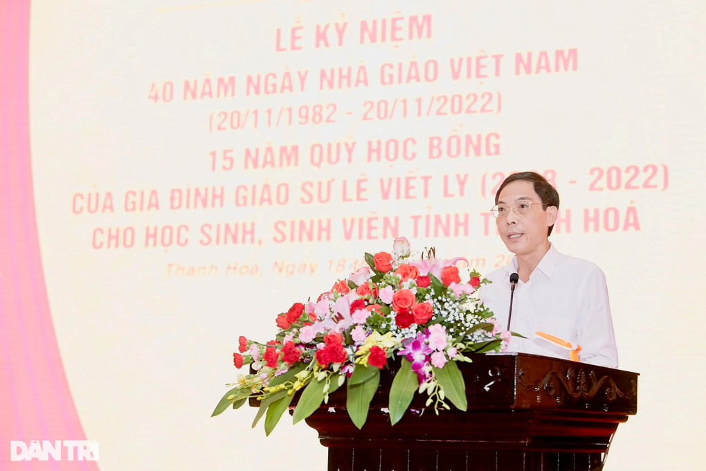 Một gia đình giáo sư 15 năm gây quỹ học bổng cho học sinh nghèo - 4 Một gia đình giáo sư 15 năm gây quỹ học bổng cho học sinh nghèo - 4