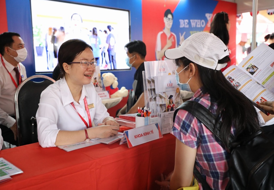 Nhóm ngành kinh doanh, quản lý vẫn hút mạnh trong năm 2021 - 1 Nhóm ngành kinh doanh, quản lý vẫn hút mạnh trong năm 2021 - 1