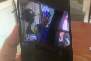 Bắt nghi phạm đập phá taxi giữa đường ở TPHCM