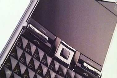 Điện thoại Vertu đầu tiên có bàn phím QWERTY