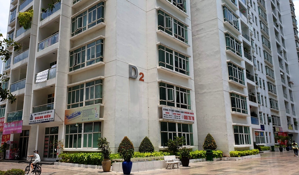 Chuyển hồ sơ vụ tiến sĩ Bùi Quang Tín lên Công an TPHCM điều tra - 2 Chuyển hồ sơ vụ tiến sĩ Bùi Quang Tín lên Công an TPHCM điều tra - 2