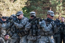 Mỹ, Anh cấp tập rút quân khỏi Ukraine khi "chảo lửa" biên giới nóng lên