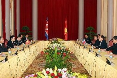 Không ngừng củng cố và phát triển quan hệ Việt-Triều