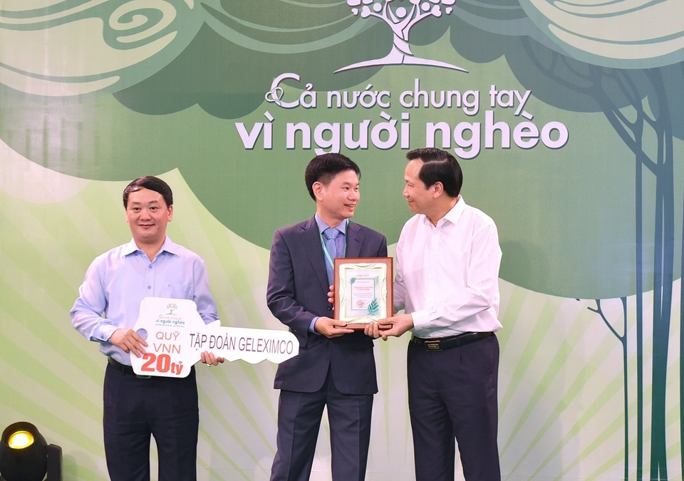 Geleximco hỗ trợ hàng chục tỉ đồng cho người nghèo và người dân vùng lũ lụt miền Trung - 1 Geleximco hỗ trợ hàng chục tỉ đồng cho người nghèo và người dân vùng lũ lụt miền Trung - 1