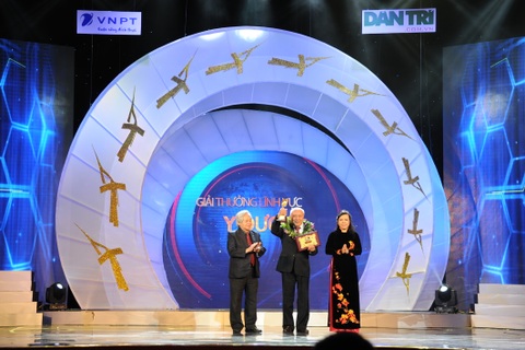 PGS Nguyễn Văn Thạch: Tôi biết ơn những người bệnh đã tin tưởng tôi