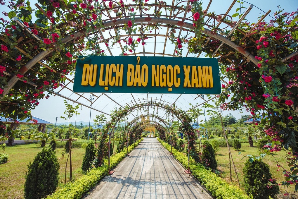 Vì sao khu du lịch ở bãi nổi sông Đà chưa được khai thác nước khoáng nóng? - 1 Vì sao khu du lịch ở bãi nổi sông Đà chưa được khai thác nước khoáng nóng? - 1