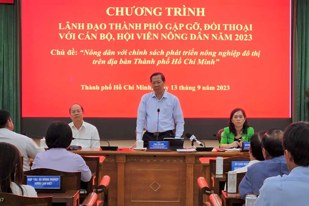 Lãnh đạo TPHCM: Nông dân chịu khổ cực nhưng người khác lại hưởng lợi - 2 Lãnh đạo TPHCM: Nông dân chịu khổ cực nhưng người khác lại hưởng lợi - 2