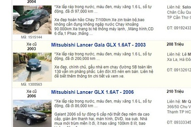 Nhiều ô tô cũ của Nhật được rao bán với giá hơn 200 triệu đồng