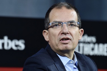 "Sếp" Moderna nói Omicron có thể làm giảm hiệu quả vaccine so với Delta