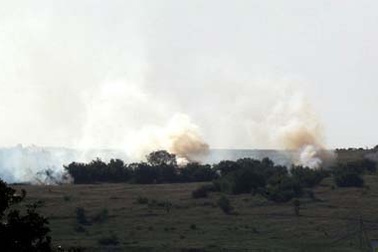 Ukraine: Một cảnh sát thiệt mạng, thêm máy bay bị bắn hạ