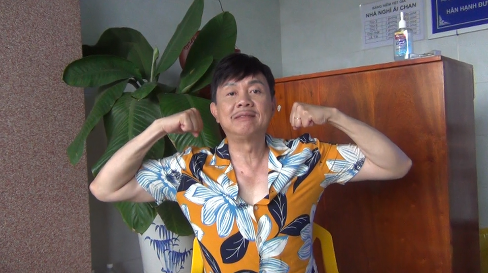 Xúc động với những hình ảnh cuối cùng của nghệ sĩ Chí Tài trong chương trình Cơ hội đổi đời - 2 Xúc động với những hình ảnh cuối cùng của nghệ sĩ Chí Tài trong chương trình Cơ hội đổi đời - 2
