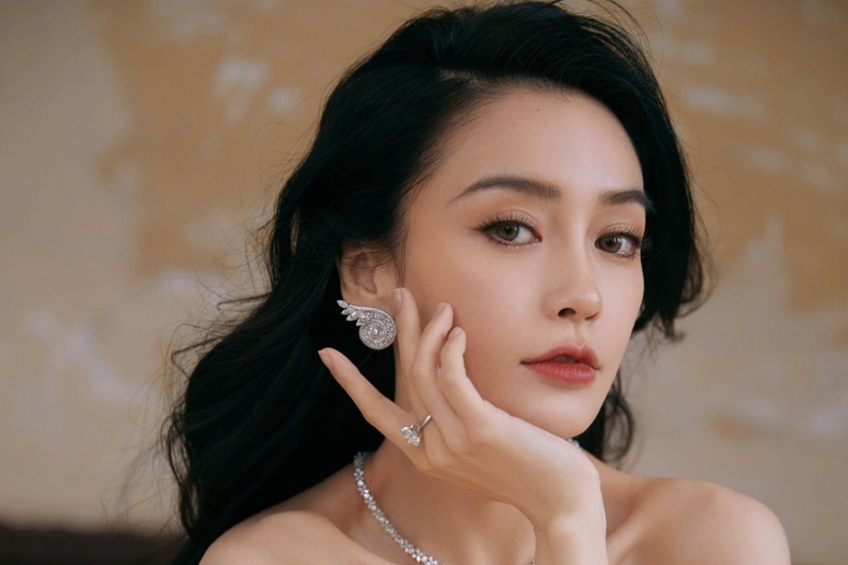 Tương lai của Angelababy khi bị cấm sóng 6 tháng