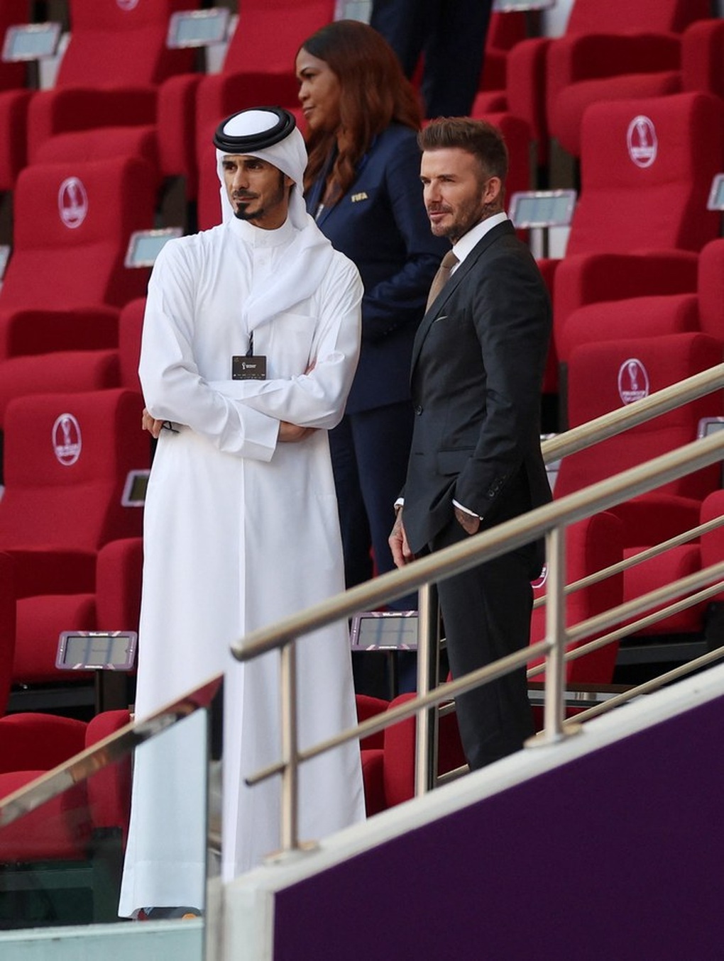 Bức ảnh gây sốt của David Beckham và hoàng thân Qatar - 3 Bức ảnh gây sốt của David Beckham và hoàng thân Qatar - 3