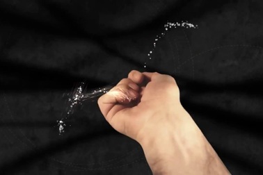 Drawing Show là  sự kết hợp hài hòa các yếu tố hội họa, múa, hài kịch và công nghệ hiện đại mang đến nhiều giá trị cho người xem.