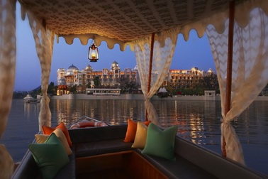 Bên trong khách sạn vừa được bình chọn là nơi tốt nhất thế giới