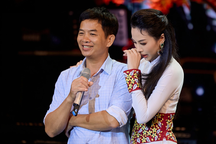 "Nàng thơ Hà thành" Dương Huệ bật khóc trên sân khấu kỷ niệm 5 năm ca hát