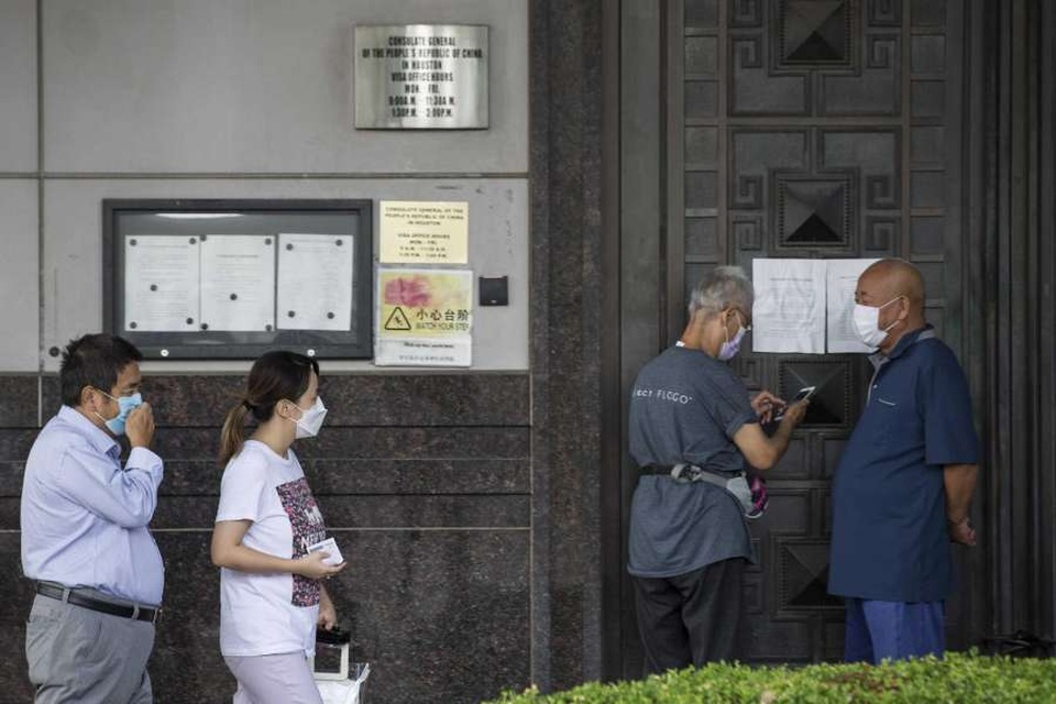 Cộng đồng Hoa kiều sốc, lo âu sau lệnh đóng cửa lãnh sự quán - 1 Cộng đồng Hoa kiều sốc, lo âu sau lệnh đóng cửa lãnh sự quán - 1