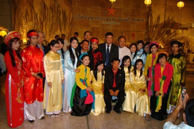 Lớp học tiếng Việt đầu tiên trên thành phố đá quý