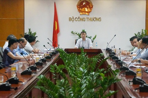 Bán xăng E5 chưa đạt kỳ vọng, doanh nghiệp muốn “khai tử” cả RON 95