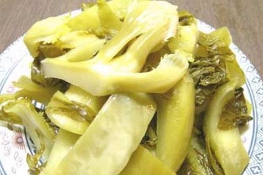 Ăn dưa muối khi còn cay dễ bị ung thư 