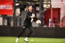 Đặng Văn Lâm có tên trong đội hình tiêu biểu vòng 6 Thai-League