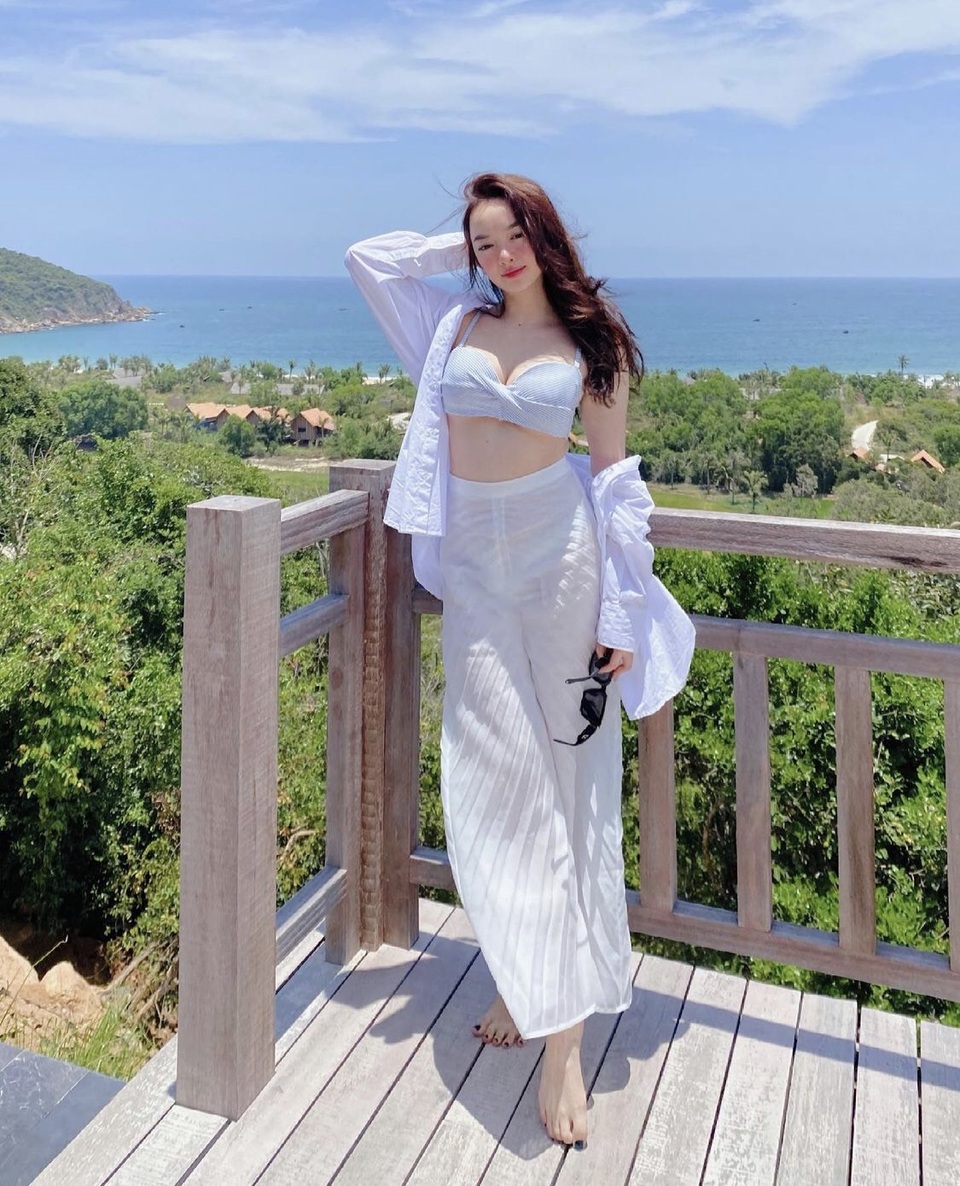 Hot girl tuần qua: Chi Pu giản dị lạ thường, Mym Trần vẫn gợi cảm hết cỡ - 15 Hot girl tuần qua: Chi Pu giản dị lạ thường, Mym Trần vẫn gợi cảm hết cỡ - 15