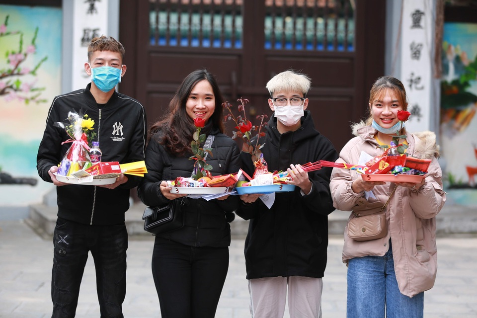 Ngôi chùa “chống ế” ở Hà Nội đông đúc nam thanh, nữ tú dịp Valentine - 12 Ngôi chùa “chống ế” ở Hà Nội đông đúc nam thanh, nữ tú dịp Valentine - 12