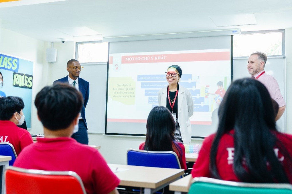 Học sinh hưởng ứng lễ hội văn hóa, thử sức chơi golf ngày tựu trường - 5