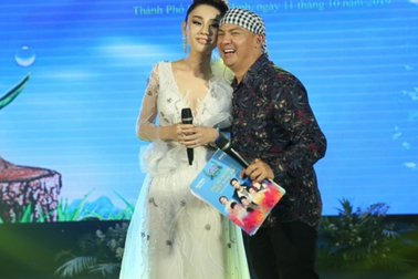 Lâm Khánh Chi trẻ đẹp tái xuất