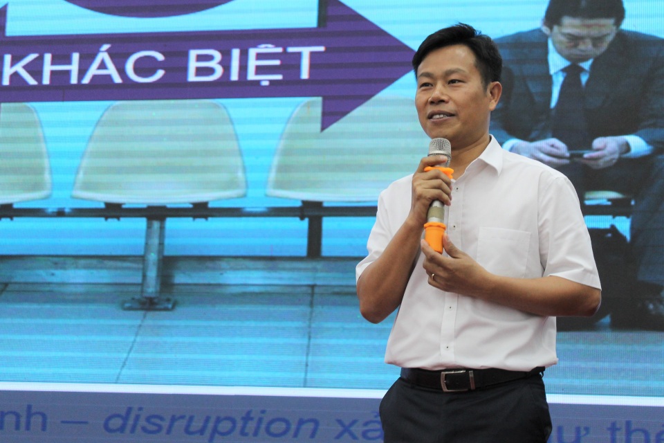 Chủ tịch Cà Mau: Công chức, viên chức trẻ có ý tưởng hay xin cứ nhắn tin - 2 Chủ tịch Cà Mau: Công chức, viên chức trẻ có ý tưởng hay xin cứ nhắn tin - 2