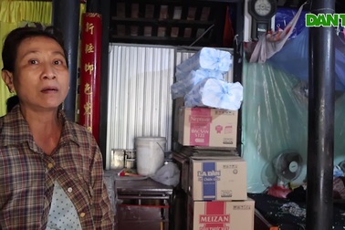 Người dân phố cổ sống bất an trong những ngôi nhà xuống cấp