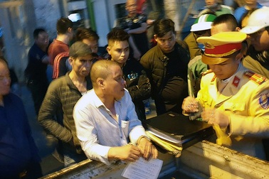 Hà Nội: Khởi tố đối tượng dùng dao đâm người sau va chạm giao thông