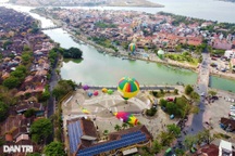Khinh khí cầu rực rỡ trên bầu trời phố cổ Hội An