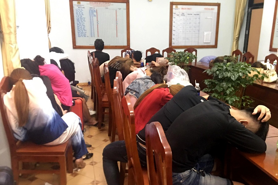 29 nam thanh, nữ tú ăn mừng sinh nhật bằng ma túy, bay lắc trong biệt thự - 1 29 nam thanh, nữ tú ăn mừng sinh nhật bằng ma túy, bay lắc trong biệt thự - 1