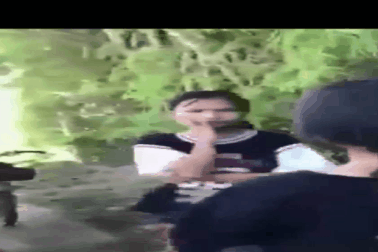 Mâu thuẫn trên facebook, nữ sinh lớp 6 bị bạn đánh hội đồng 2 lần/ngày